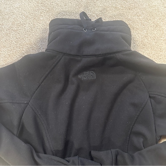 North face coat. - Picture 3 of 4